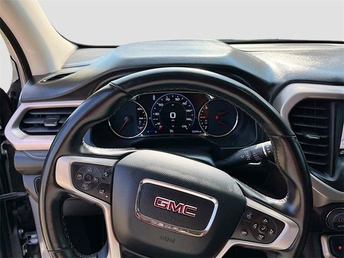 Used 2023 GMC Acadia Denali image 11