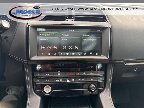 Used 2017 Jaguar F-PACE R-Sport image 20