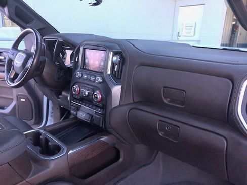 Used 2022 GMC Sierra 3500 Denali w/ Denali Ultimate Package image 29