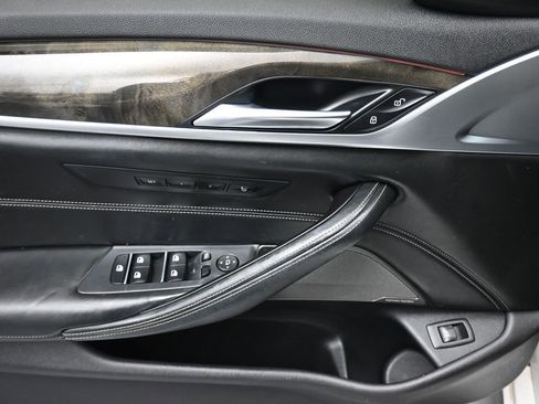 Used 2018 BMW 540i xDrive AWD/4WD image 10