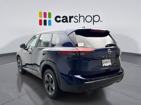 Used 2025 Nissan Rogue SV AWD/4WD image 3