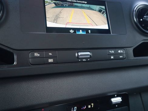 Used 2023 Mercedes-Benz Sprinter 2500 image 31