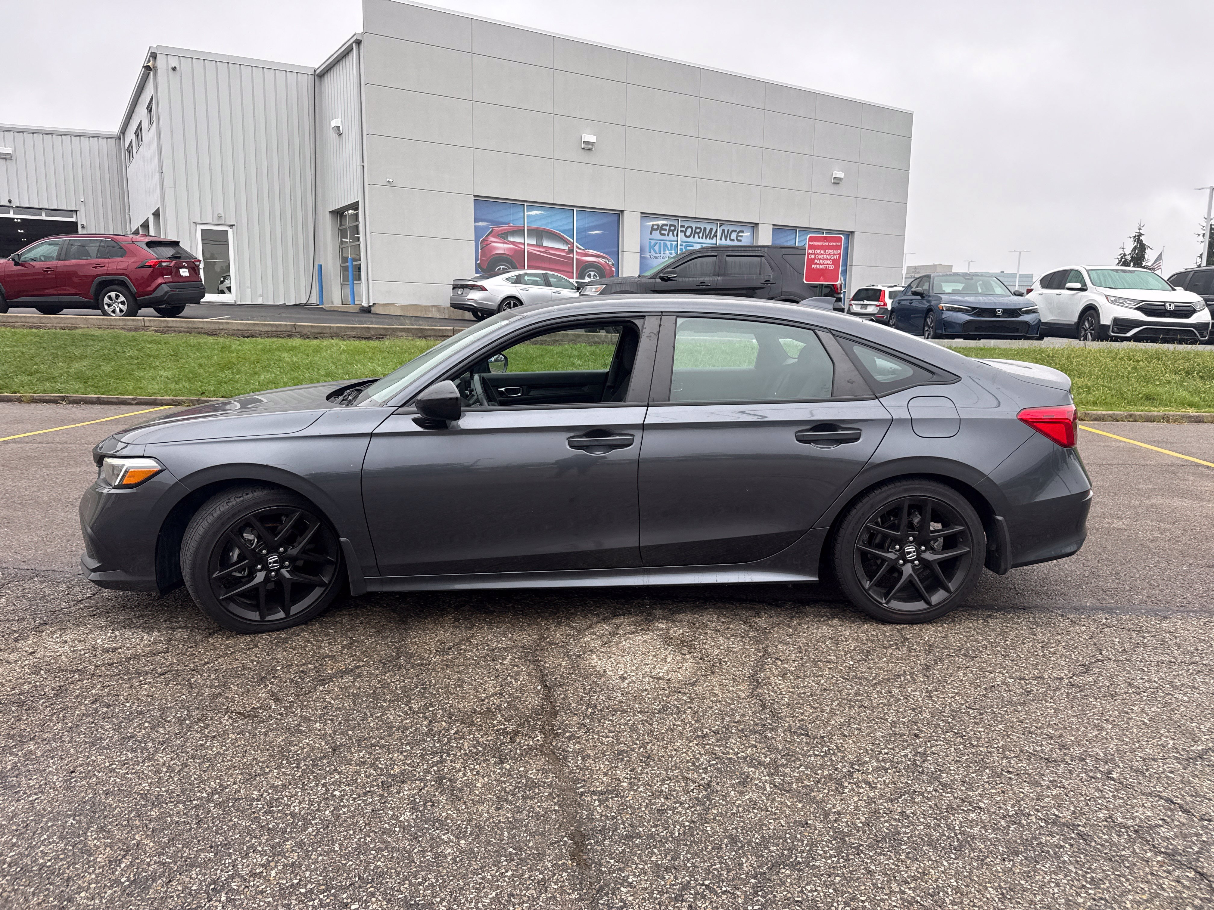 Used 2024 Honda Civic Sport image 2