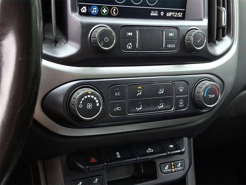 Used 2021 Chevrolet Colorado LT w/ LT Convenience Package image 16