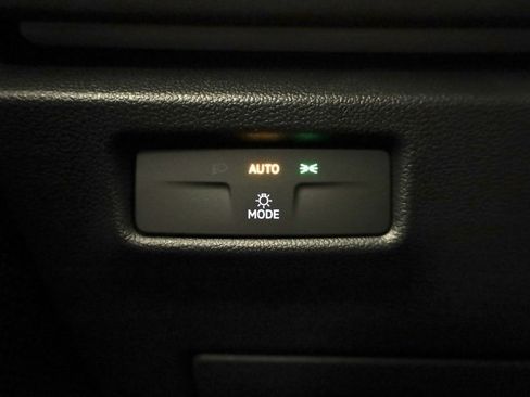 New 2026 Volkswagen Tiguan SE image 28