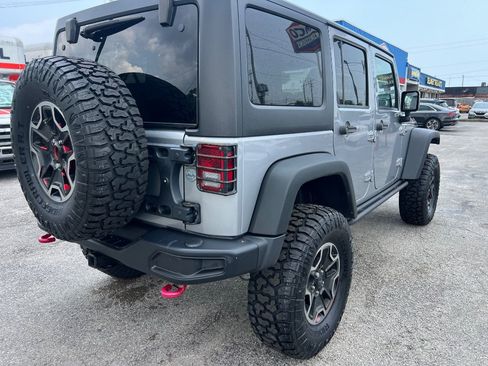 Used 2015 Jeep Wrangler Unlimited Rubicon AWD/4WD image 3