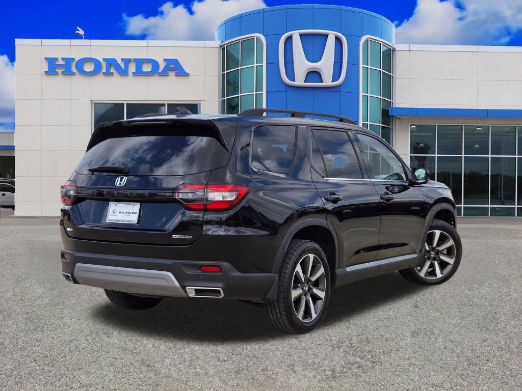 Used 2023 Honda Pilot Touring image 3