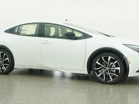 New 2026 Toyota Prius Plug-In Hybrid FWD image 16