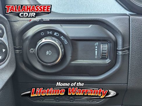 Used 2025 Jeep Wrangler Unlimited Sahara AWD/4WD image 23