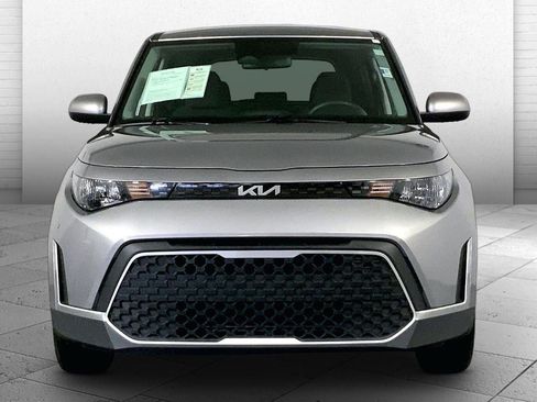Certified 2025 Kia Soul LX w/ LX Technology Package FWD image 2