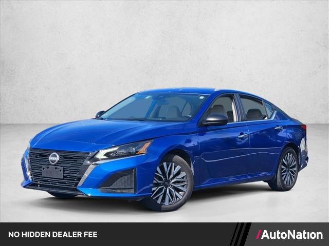 Used 2025 Nissan Altima 2.5 SV FWD image 1