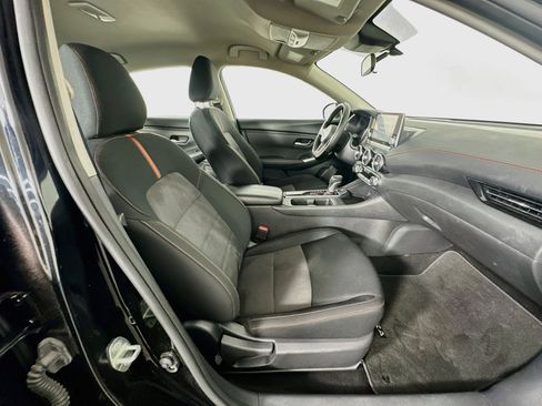Used 2025 Nissan Sentra SR FWD image 29