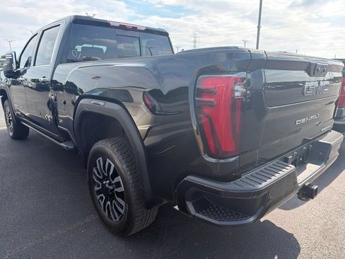Used 2024 GMC Sierra 2500 Denali Ultimate AWD/4WD image 3