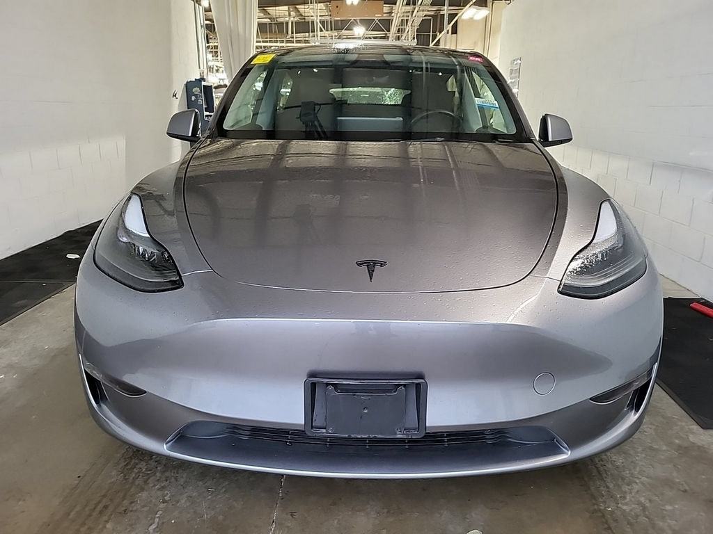 Used 2025 Tesla Model Y Long Range AWD/4WD image 2