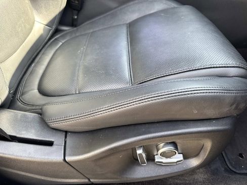 Used 2022 Jaguar E-PACE SE image 12