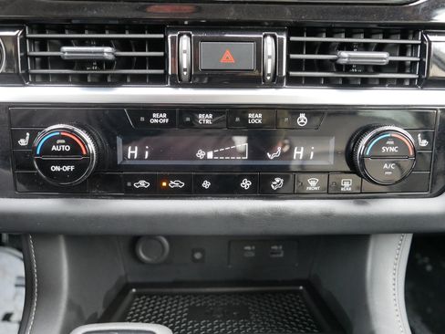 Certified 2024 Nissan Pathfinder SL image 23