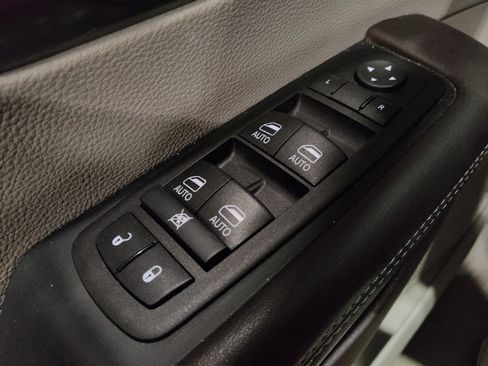 Used 2017 Chrysler Pacifica Touring-L Plus image 27