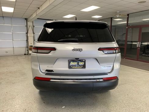 Used 2023 Jeep Grand Cherokee L Limited AWD/4WD image 5