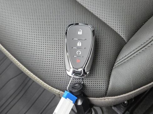 New 2026 Chevrolet Trax ACTIV w/ Sunroof Package image 38