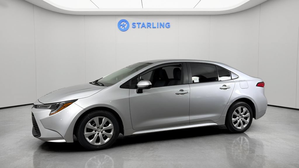 Used 2024 Toyota Corolla LE FWD image 2