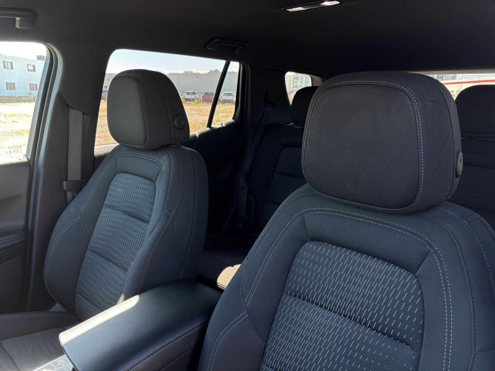 Used 2025 Chevrolet Equinox LT FWD image 34