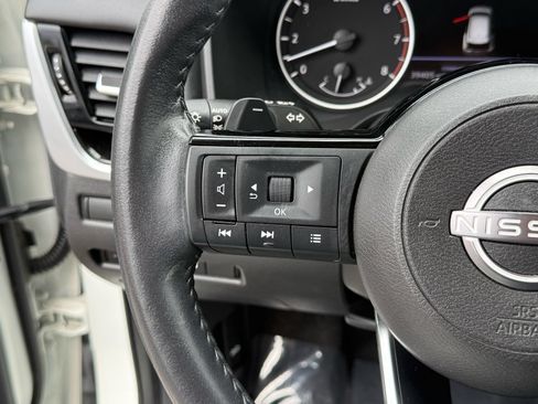Used 2023 Nissan Rogue SL w/ SL Premium Package FWD image 17
