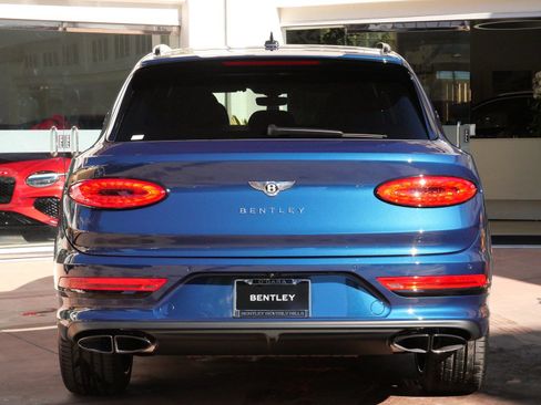 Used 2025 Bentley Bentayga Extended Wheelbase AWD/4WD image 7