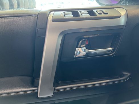 Used 2019 Toyota 4Runner SR5 Premium AWD/4WD image 17