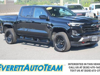 Used 2024 Chevrolet Colorado Z71 w/ Z71 Convenience Package 2