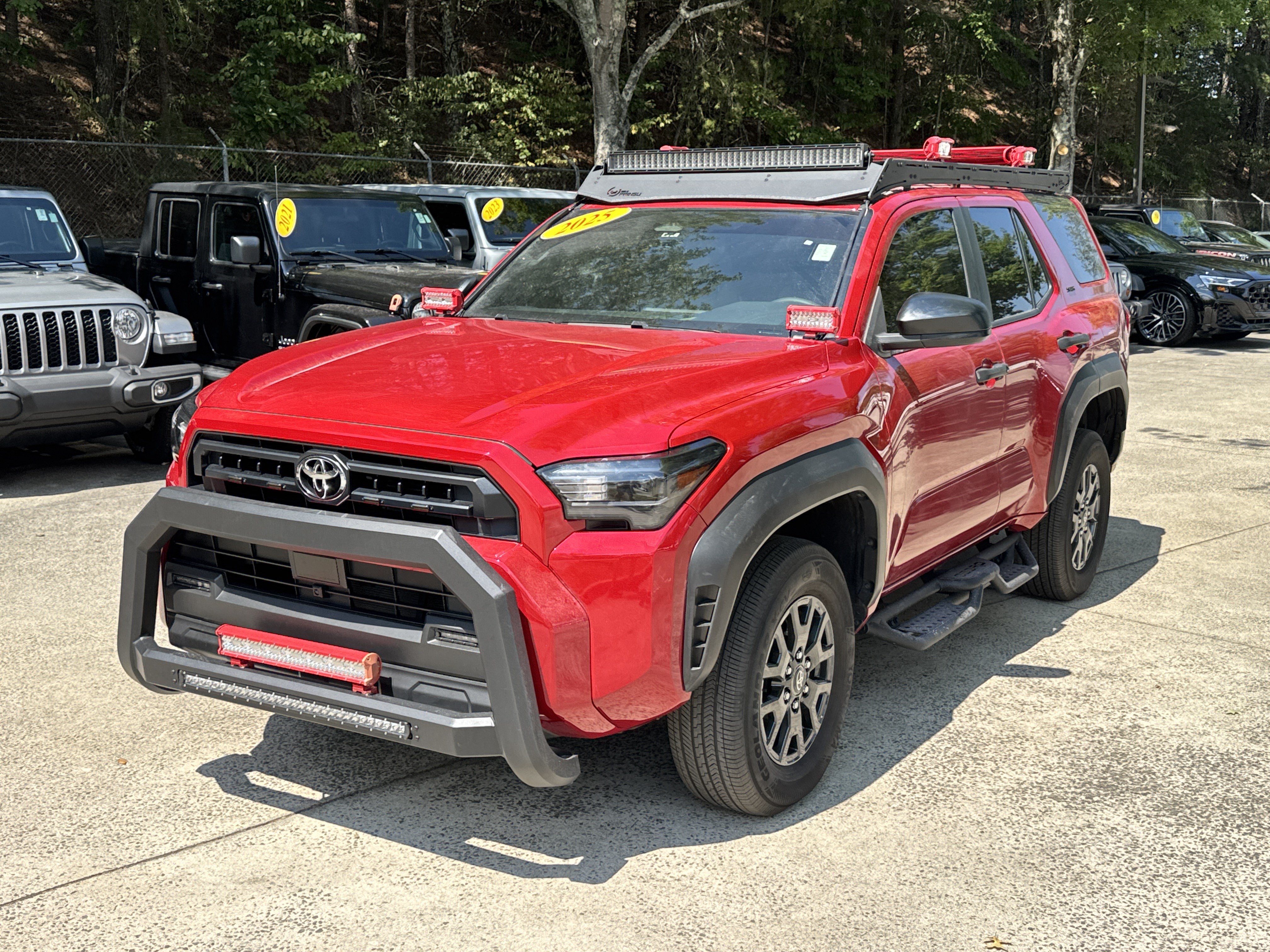 Used 2025 Toyota 4Runner SR5 AWD/4WD image 3