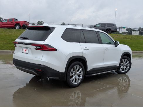 New 2026 Toyota Grand Highlander FWD image 5