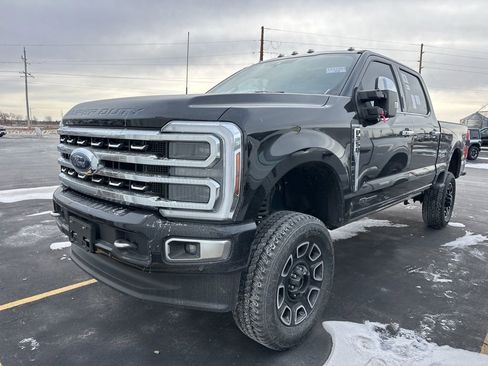 Used 2024 Ford F350 Platinum w/ FX4 Off-Road Package image 16