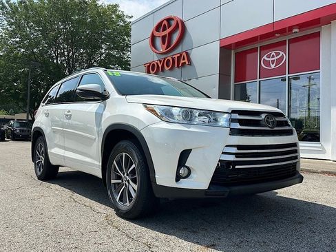 Certified 2018 Toyota Highlander XLE AWD/4WD image 7