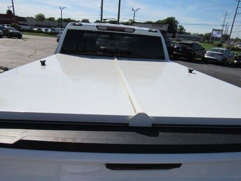 Used 2021 Chevrolet Silverado 1500 LT w/ Safety Package II AWD/4WD image 15