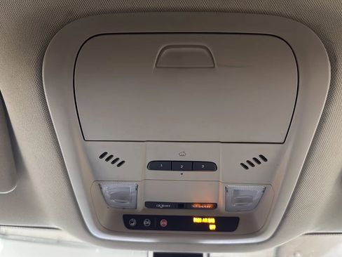 Used 2020 Buick Enclave Essence FWD image 20