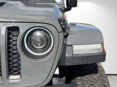 Used 2022 Jeep Gladiator Mojave image 9