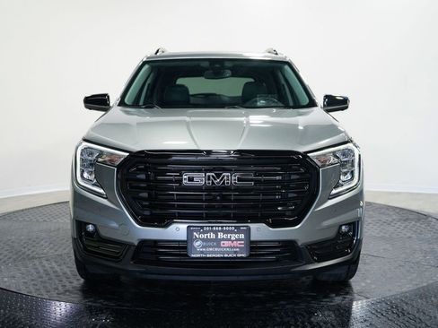 Used 2023 GMC Terrain SLT w/ Tech Package AWD/4WD image 2