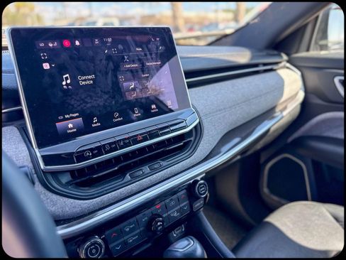 Used 2023 Jeep Compass Latitude w/ Convenience Group image 14