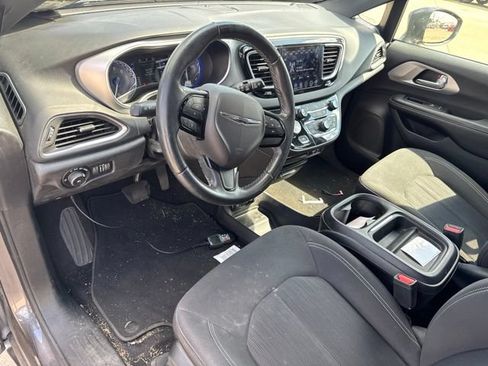 Used 2018 Chrysler Pacifica Touring Plus w/ S Appearance Package FWD image 16