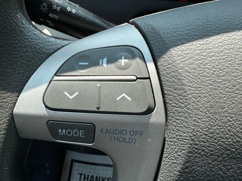 Used 2010 Toyota Camry LE image 21