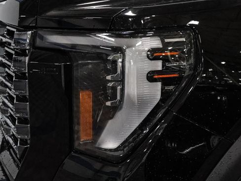 Certified 2025 GMC Sierra 2500 Denali Ultimate AWD/4WD image 14