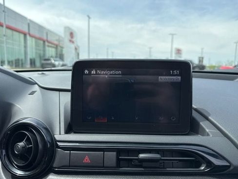 Used 2018 MAZDA MX-5 Miata Club RWD image 25