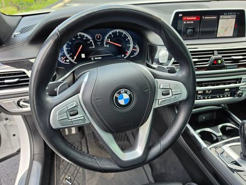 Used 2019 BMW 750i xDrive w/ Executive Package AWD/4WD image 22