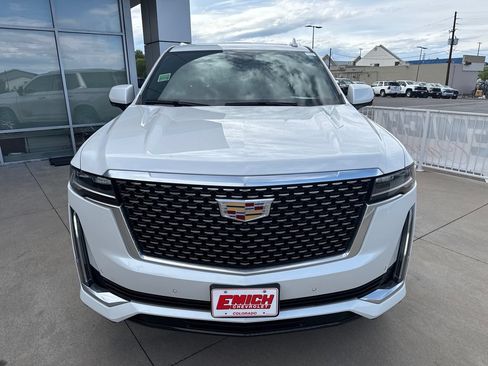 Used 2023 Cadillac Escalade Premium Luxury w/ Performance Package AWD/4WD image 8