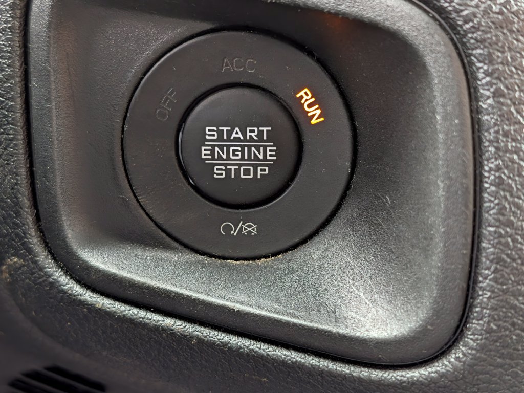 Used 2024 Jeep Wrangler Unlimited AWD/4WD image 28