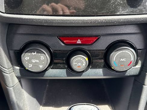 Used 2019 Subaru Crosstrek 2.0i Premium w/ Eyesight System AWD/4WD image 31