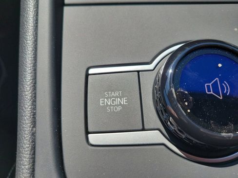 New 2026 Volkswagen Tiguan SE FWD image 20