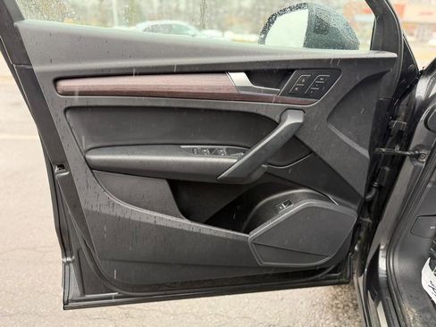 Used 2021 Audi Q5 2.0T Premium w/ Convenience Package image 14