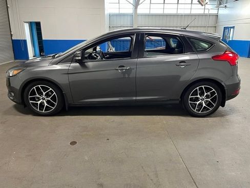 Used 2018 Ford Focus SEL FWD image 6