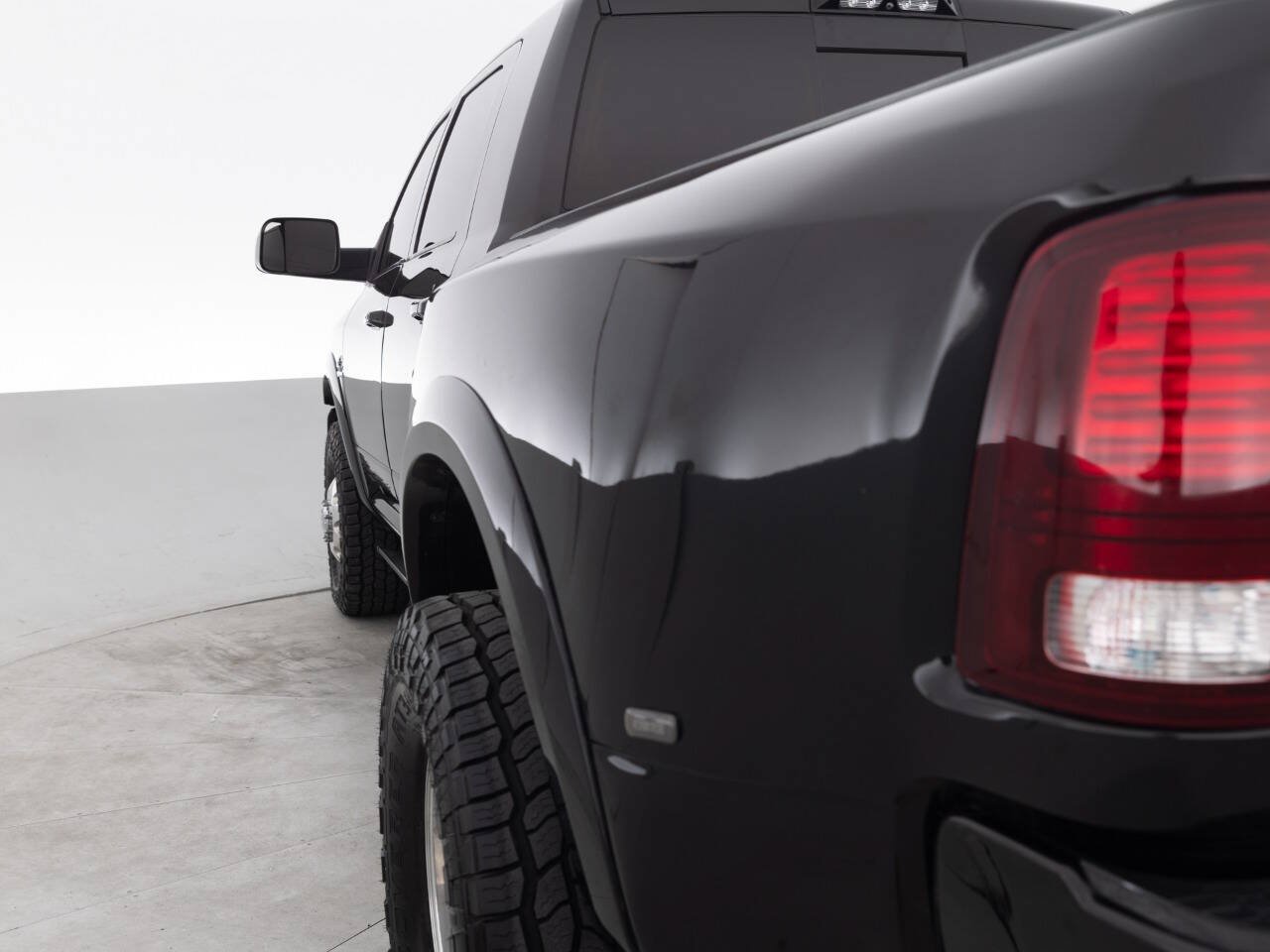Used 2018 RAM 3500 Laramie w/ Sport Appearance Group AWD/4WD image 13